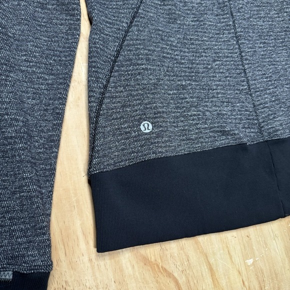 Lululemon Runderful 1/2 Zip Size 8 Long Sleeve Pullover Light Dark Gray. Jogging - Picture 10 of 13